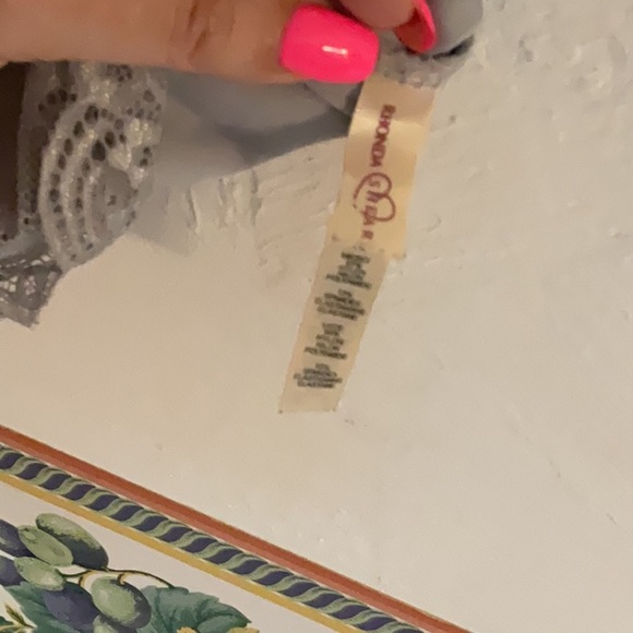 Rhonda Shear Pin Up Smoothing Tank w/Built In Bra, Size XL, Gray - Picture 6 of 10